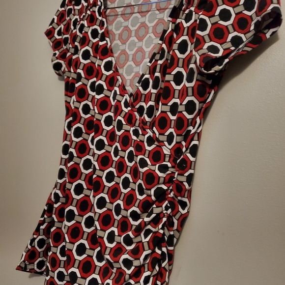 Suzy Shier Printed Black/Grey/White/Red Shirt - Size M - Picture 3 of 6